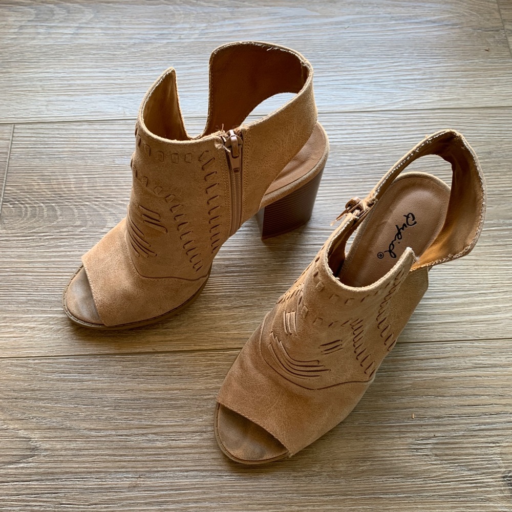 BOOTIES - Picture 2 of 4